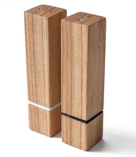 Солонка и перечница Lipstick square, натуральное дерево Солонка и перечница Lipstick square, натуральное дерево